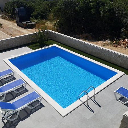 نوفاليا Villa Mateo المظهر الخارجي الصورة